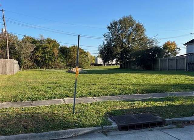 Property at 113 Norton Dr, Arabi, LA 70032