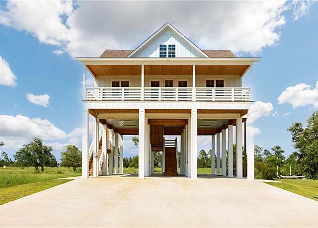 Property at 5054 Atlantis Dr, Bay Saint Louis, MS 39520, 3 beds, 2.5 baths