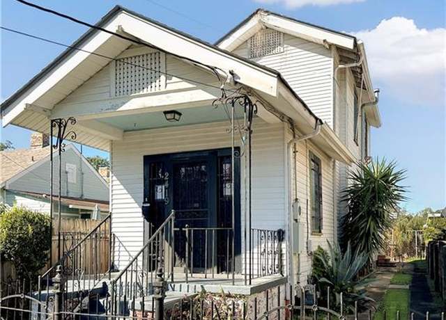 Property at 2419 Chippewa St, New Orleans, LA 70130, 3 beds, 2.5 baths