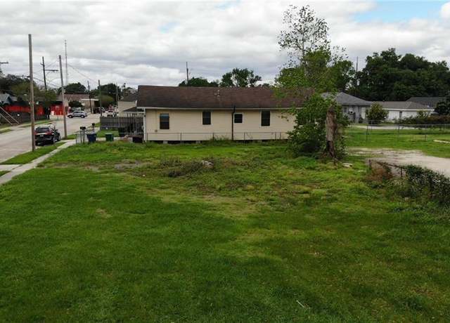Property at 961 12th St, Gretna, LA 70053