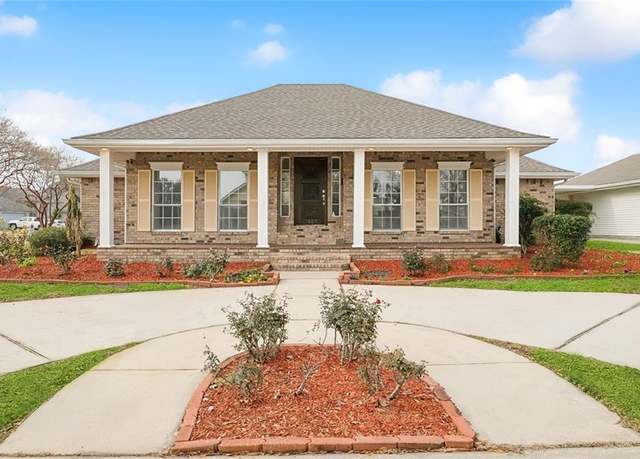 Property at 1000 Lake Frances Dr, Gretna, LA 70056, 4 beds, 3 baths