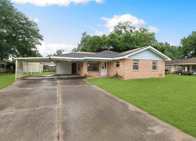 Property at 121 Saint Nicholas St, Luling, LA 70070, 3 beds, 1.5 baths
