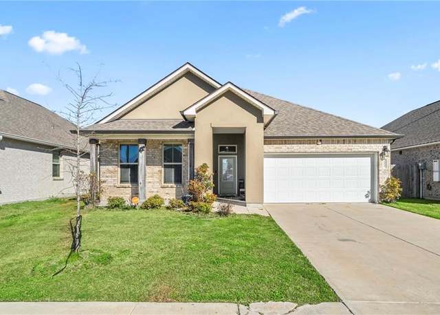 Property at 7512 1st Lake Dr, Slidell, LA 70461, 4 beds, 2 baths