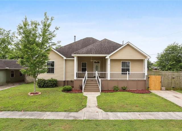 Property at 204 Doerr Dr, Arabi, LA 70032, 5 beds, 3 baths