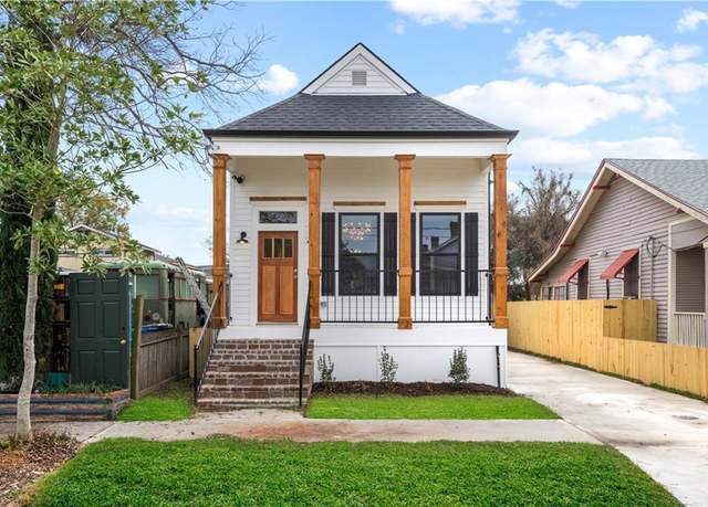 Property at 423 Diana St, New Orleans, LA 70114, 4 beds, 2 baths