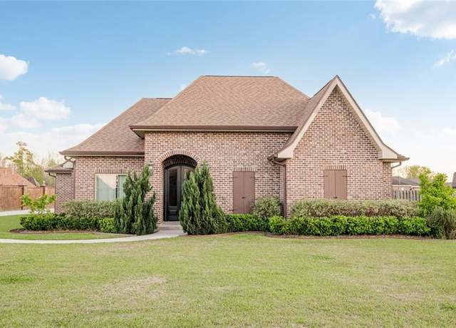 Property at 167 Westside Blvd, Thibodaux, LA 70301, 4 beds, 2.5 baths