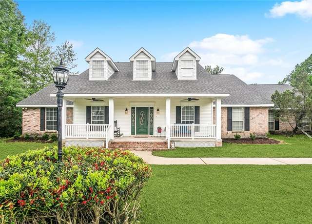 Property at 1229 Hampton Ct, Slidell, LA 70460, 3 beds, 2.5 baths