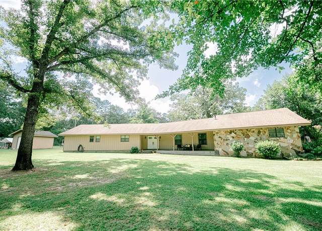 Property at 25284 Lake Choctaw Dr, Franklinton, LA 70438, 5 beds, 3 baths