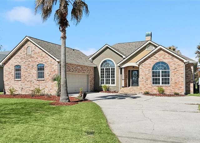 Property at 1042 Mariners Cove Blvd, Slidell, LA 70458, 3 beds, 2.5 baths