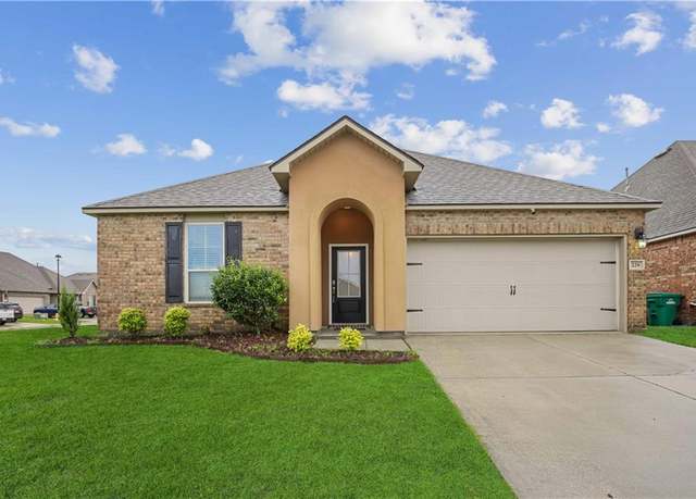 Property at 228 E Lake Dr, Slidell, LA 70461, 3 beds, 2 baths