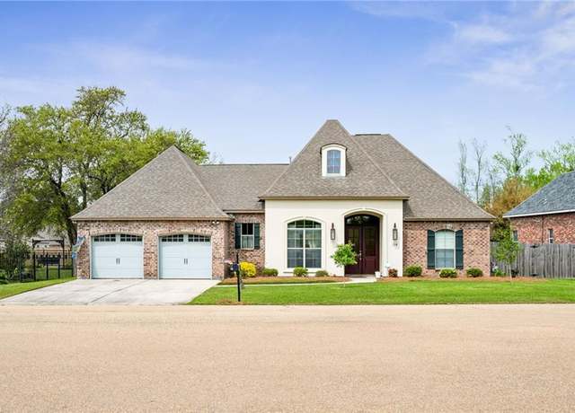 Property at 118 Normandy Oaks Blvd, Covington, LA 70433, 4 beds, 2.5 baths
