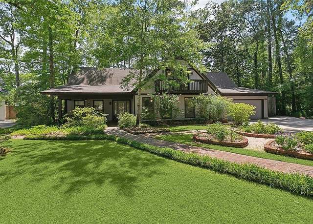 Property at 201 Natchez Pl, Mandeville, LA 70471, 5 beds, 3.5 baths