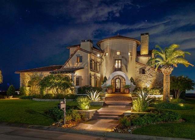 Property at 1452 Lakeshore Blvd, Slidell, LA 70461, 4 beds, 5 baths