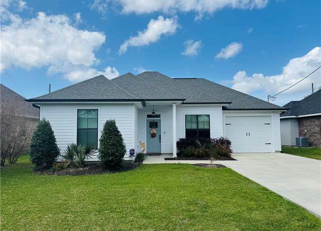 Property at 1106 Gassen St, Luling, LA 70070, 3 beds, 2 baths