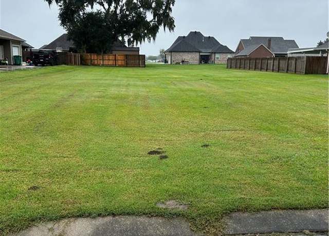 Property at 324 Luke Dr, Des Allemands, LA 70030