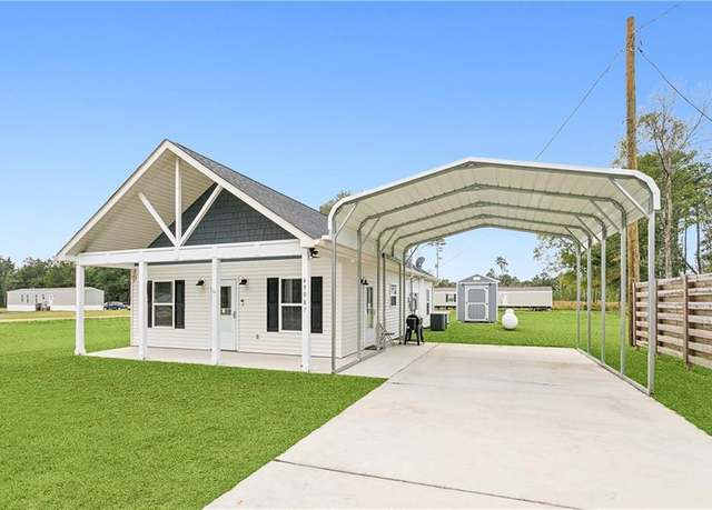 Property at 49087 1065 Hwy, Tickfaw, LA 70466, 3 beds, 2 baths
