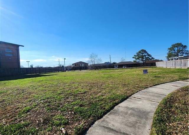 Property at 3312 Charles Ct, Chalmette, LA 70043