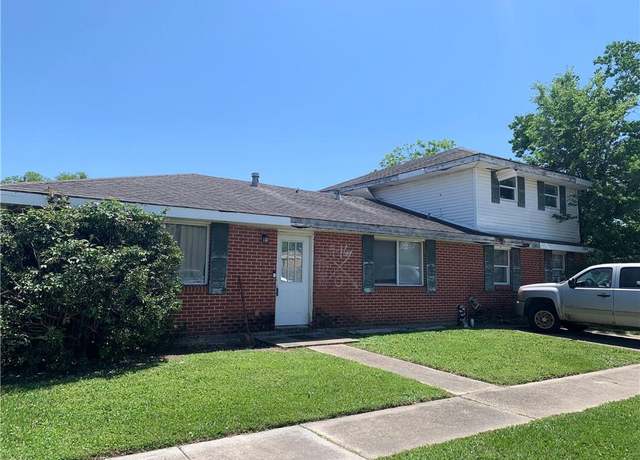 Property at 2805 Rosetta Dr, Chalmette, LA 70043, 4 beds, 3 baths
