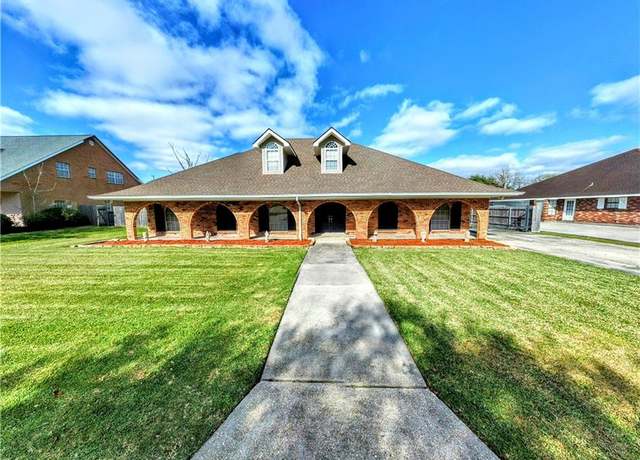 Property at 2549 Cedarlawn Dr, Marrero, LA 70072, 5 beds, 5 baths