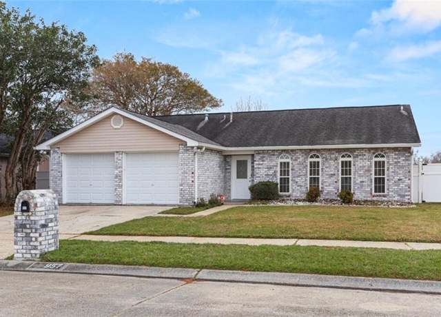 Property at 957 Kingsway Dr, Gretna, LA 70056, 3 beds, 2 baths