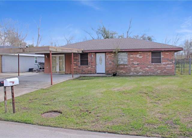 Property at 320 Saint Patrick St, Houma, LA 70364, 3 beds, 2 baths