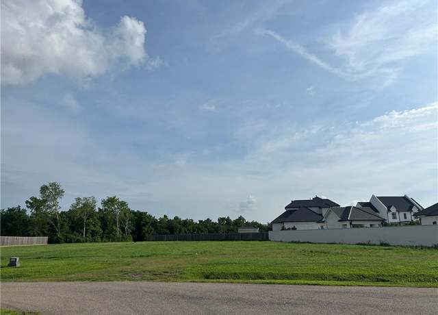 Property at 159 Green Trails Dr, Belle Chasse, LA 70037