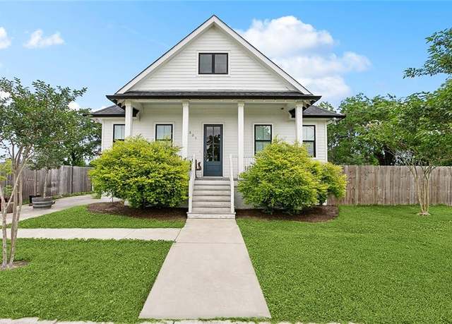 Property at 2321 Mehle St, Arabi, LA 70032, 3 beds, 2 baths