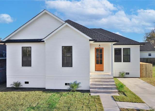 Property at 6210 Hodgson Ave, Metairie, LA 70003, 4 beds, 2.5 baths
