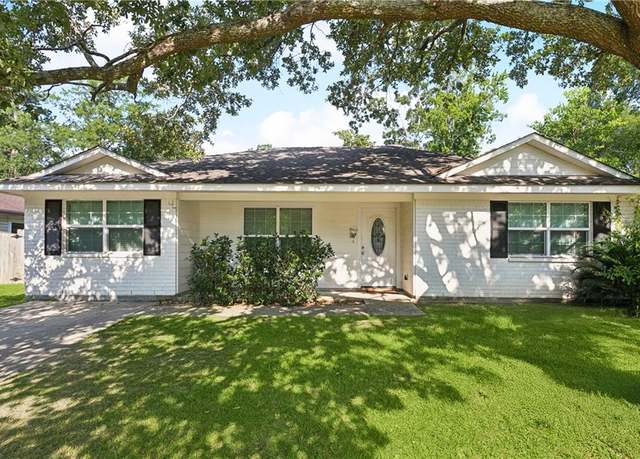Property at 141 Audubon Dr, Mandeville, LA 70471, 2 beds, 2 baths