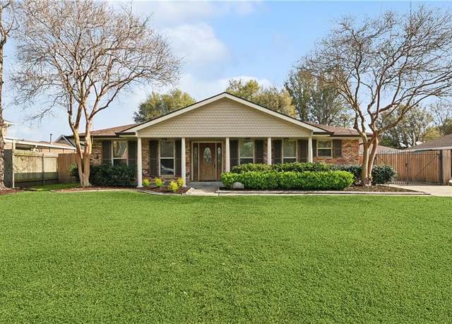 Property at 512 Moncla Ave, Belle Chasse, LA 70037, 6 beds, 2 baths