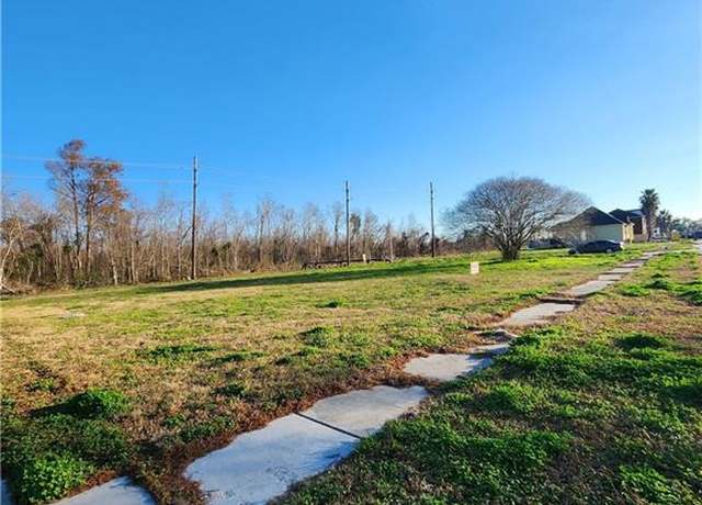 Property at 4001 Kings Dr, Chalmette, LA 70043