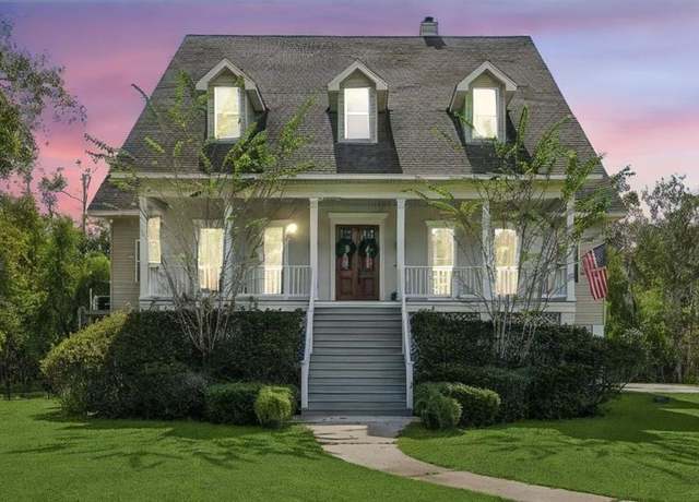 Property at 111 Doubloon Dr, Slidell, LA 70461, 4 beds, 3.5 baths