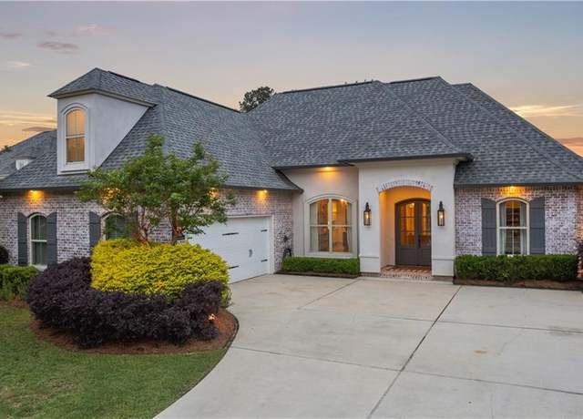 Property at 1104 Cypress Crossing Dr, Madisonville, LA 70447, 3 beds, 2.5 baths