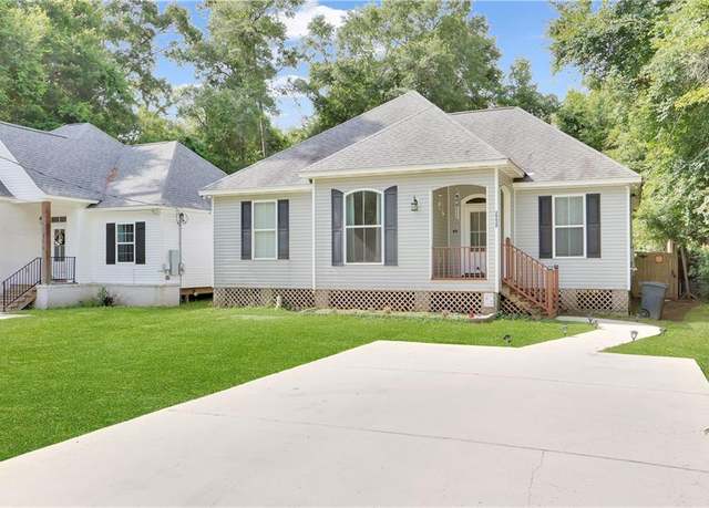 Property at 28628 Violet St, Lacombe, LA 70445, 3 beds, 2 baths