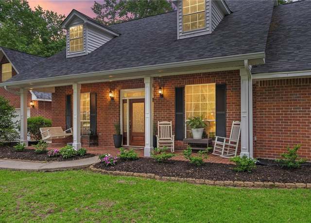 Property at 328 Lake Shore Dr, Mandeville, LA 70471, 4 beds, 4 baths
