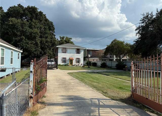Property at 11410 Hayne Blvd, New Orleans, LA 70128, 5 beds, 2 baths