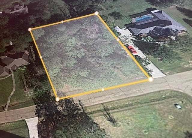 Property at 30299 Woodland West Dr, Lacombe, LA 70445