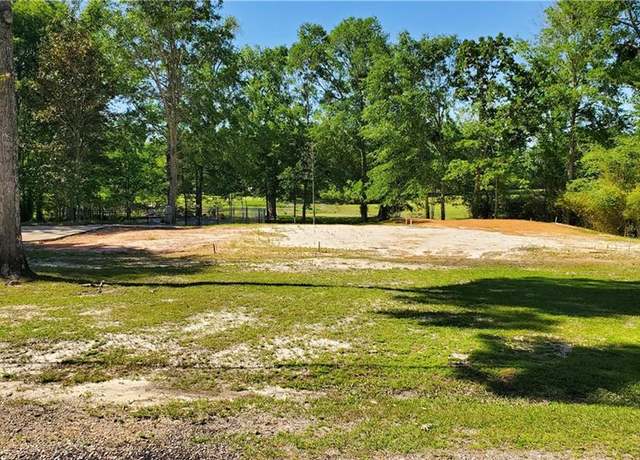 Property at 198 Tchefuncte Dr, Covington, LA 70433