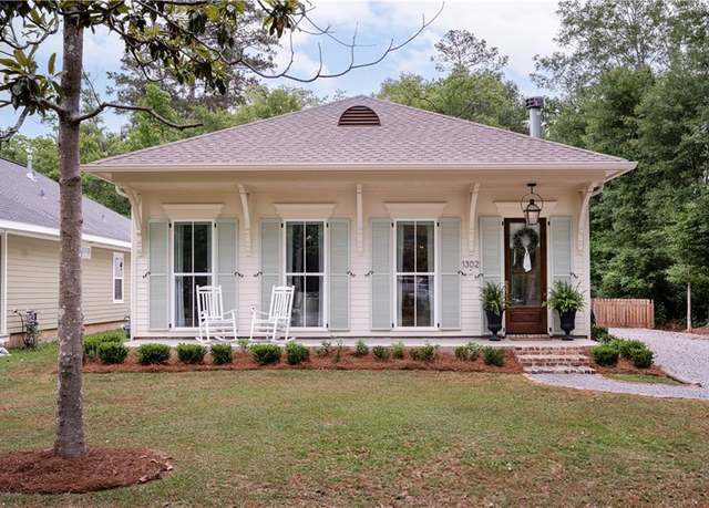 Property at 1302 W 23rd Ave, Covington, LA 70433, 3 beds, 2 baths