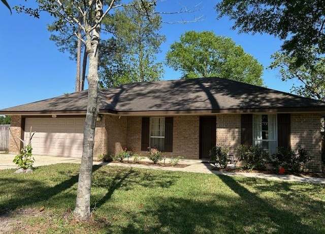 Property at 210 Whisperwood Blvd, Slidell, LA 70458, 3 beds, 2 baths