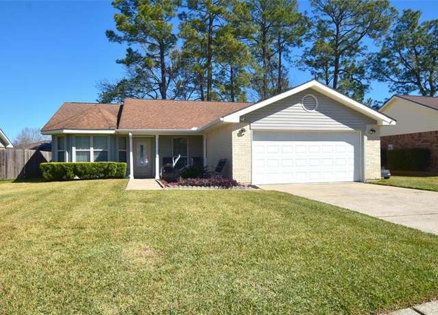 Property at 436 Pine Shadows Dr, Slidell, LA 70458, 3 beds, 2 baths