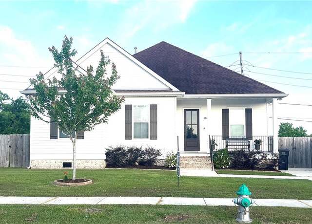 Property at 2832 Pirate Dr, Chalmette, LA 70043, 3 beds, 2 baths