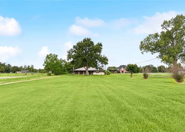 Property at 12228 23 Hwy, Belle Chasse, LA 70037, 3 beds, 2.5 baths