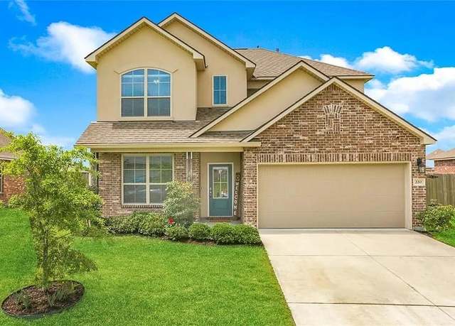 Property at 220 E Lake Dr, Slidell, LA 70461, 5 beds, 2.5 baths