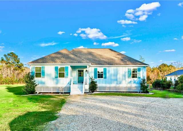 Property at 72221 Bunny Ln, Covington, LA 70433, 3 beds, 2.5 baths