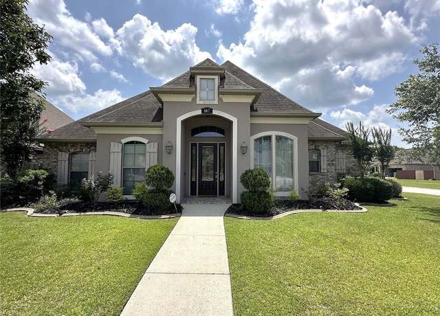 Property at 667 Highlands Dr, Slidell, LA 70458, 4 beds, 2 baths