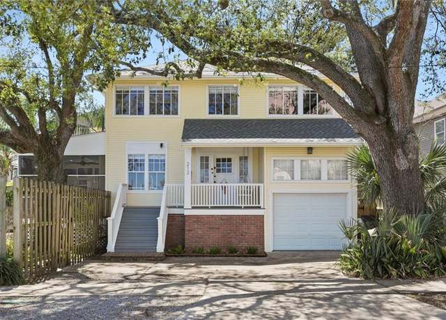 Property at 212 W Robert E Lee Blvd, New Orleans, LA 70124, 3 beds, 2.5 baths