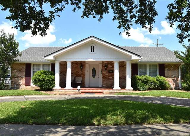 Property at 5501 Chatham Dr, New Orleans, LA 70112, 3 beds, 2.5 baths