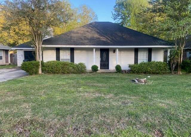 Property at 2415 Biron St, Mandeville, LA 70448, 3 beds, 2 baths