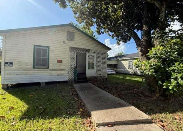 Property at 1205 Angie St, New Iberia, LA 70560, 3 beds, 1 bath